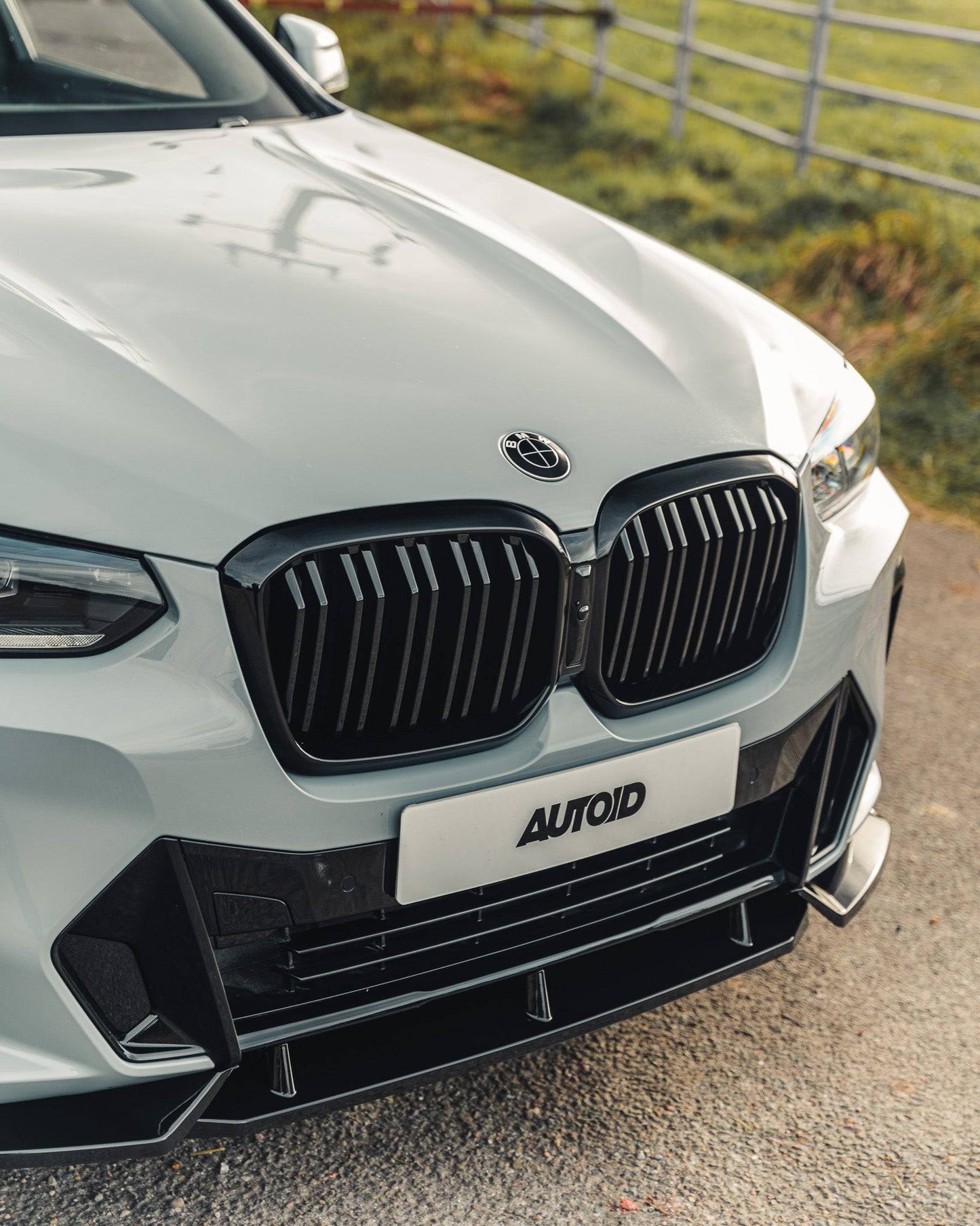 Gloss Black Kidney Grille for BMW X3 LCI & X4 LCI (2021+, G01 G02) - Evolve Automotive